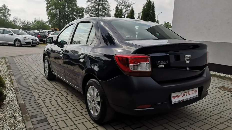 DACIA Logan -