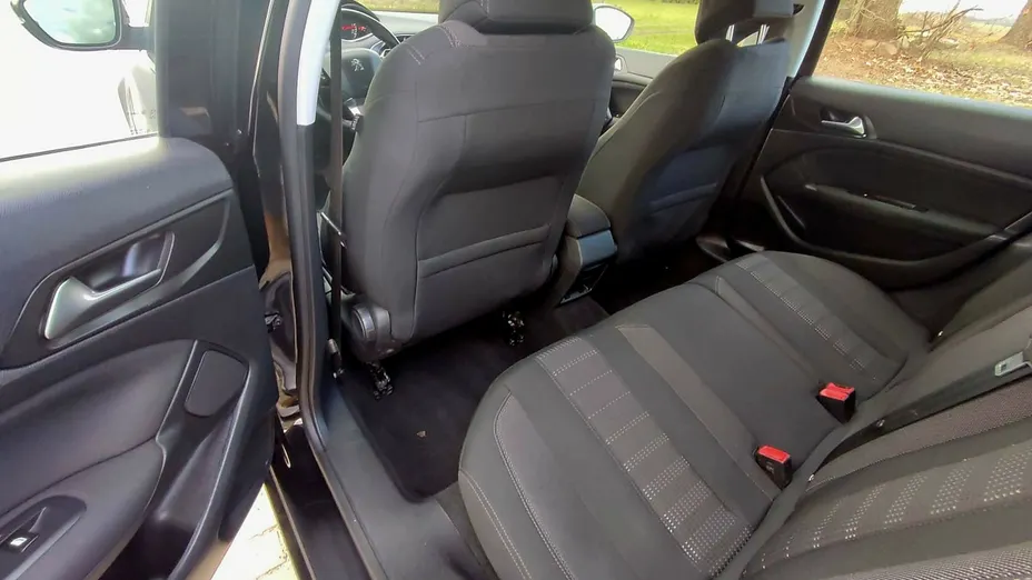 PEUGEOT 308 -
