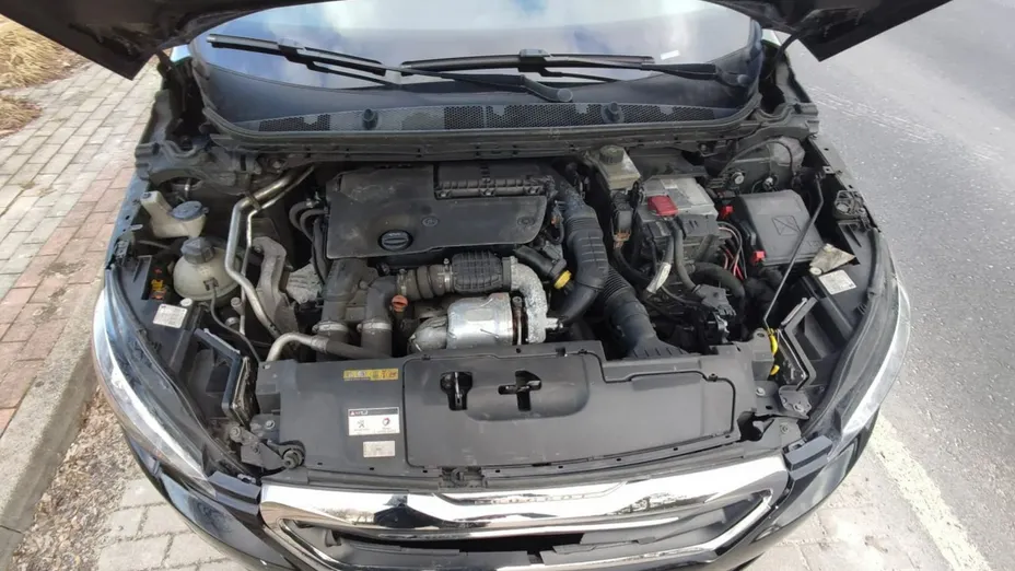 PEUGEOT 308 -
