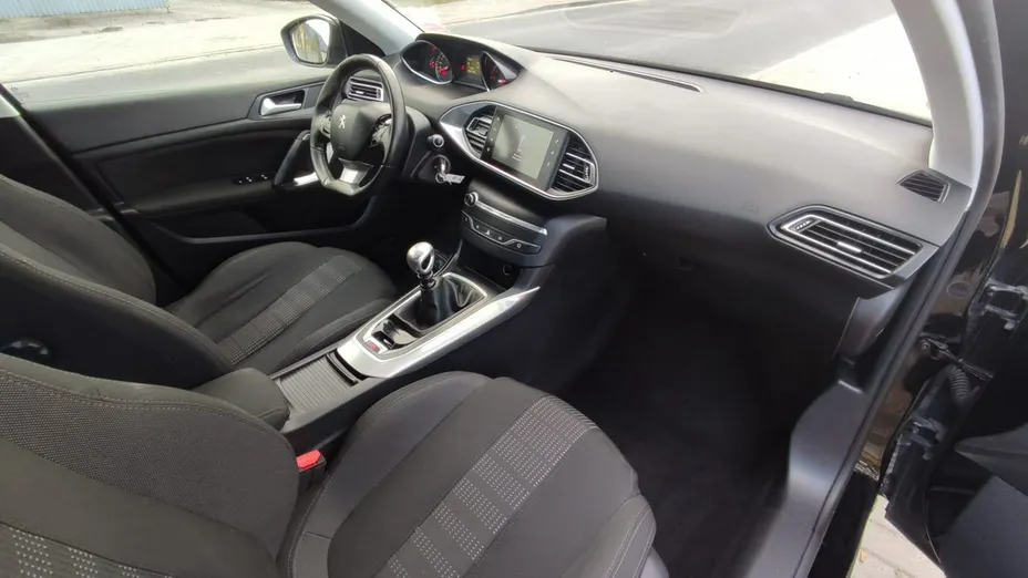 PEUGEOT 308 -