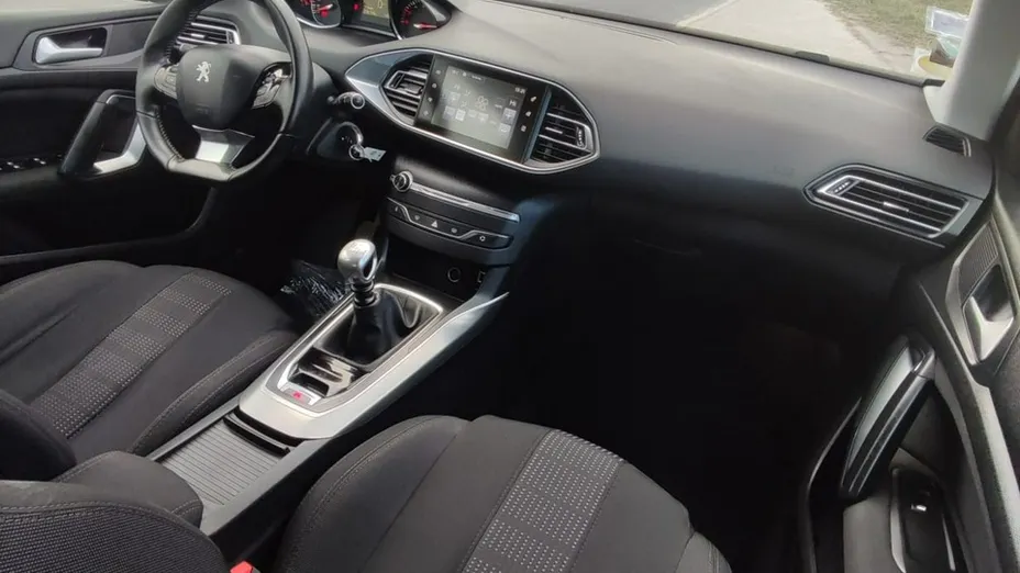 PEUGEOT 308 -