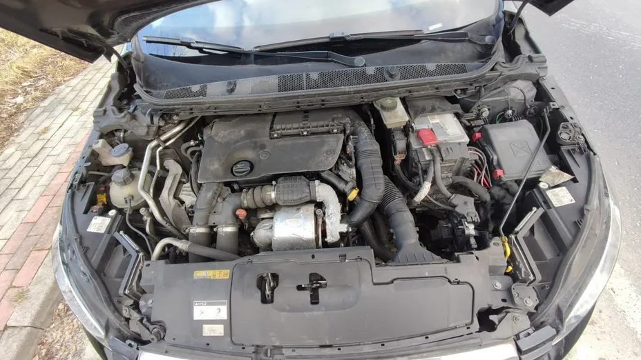 PEUGEOT 308 -