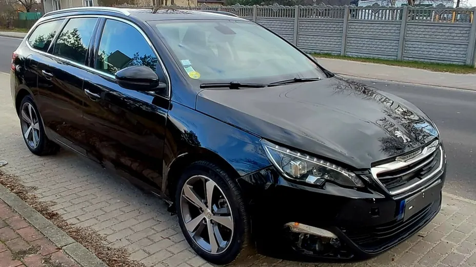 PEUGEOT 308 -