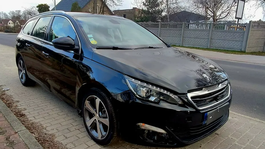 PEUGEOT 308 -