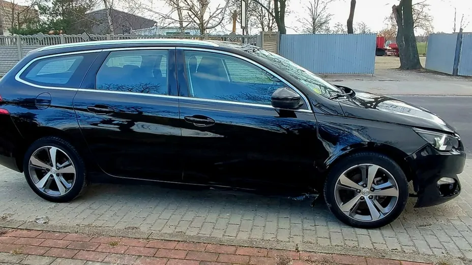PEUGEOT 308 -