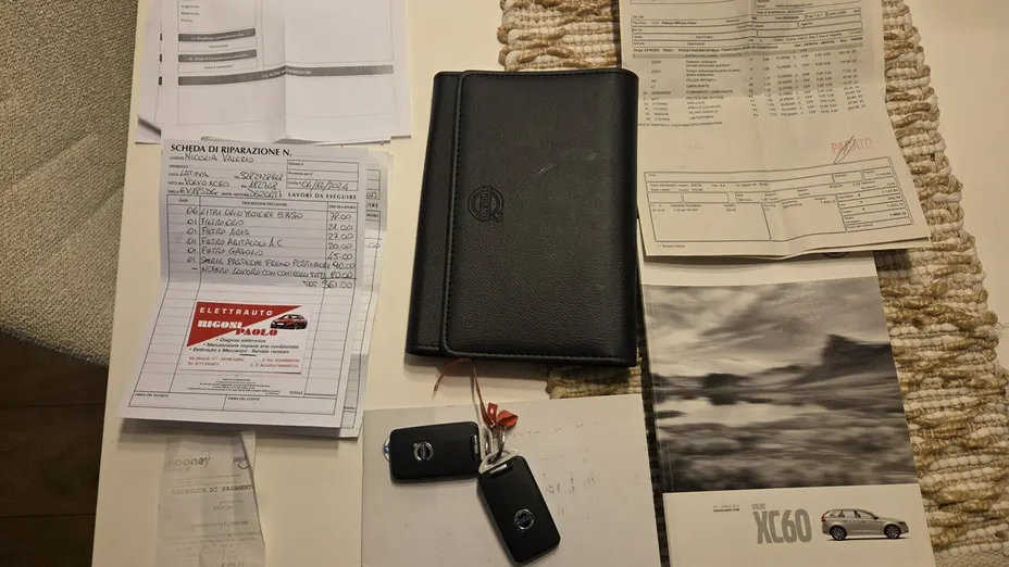 VOLVO XC60 -