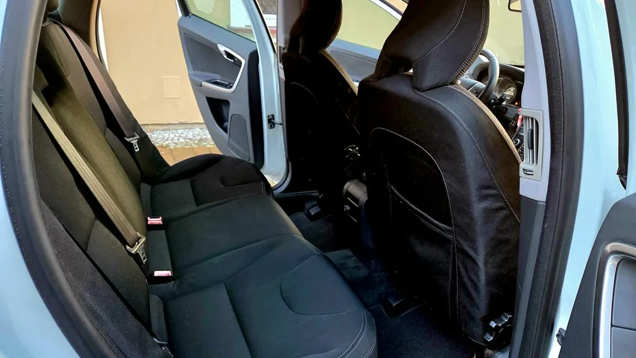 VOLVO XC60 -
