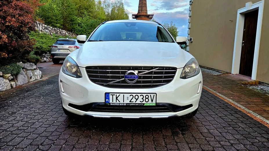 VOLVO XC60 -