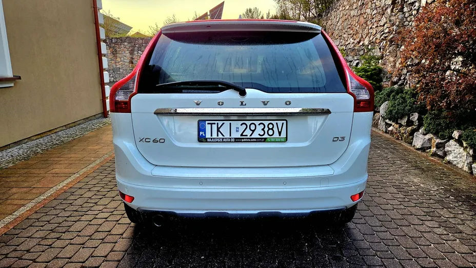VOLVO XC60 -