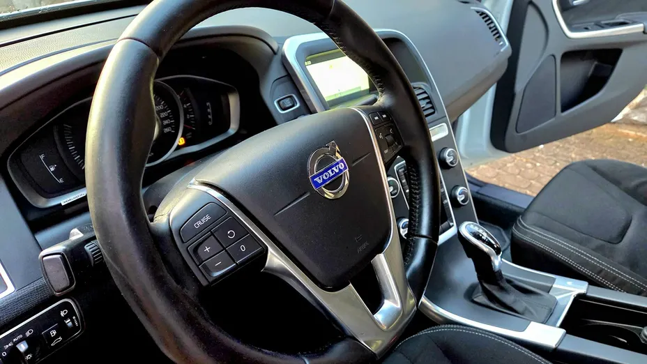VOLVO XC60 -