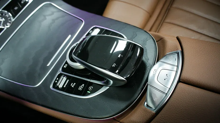 MERCEDES-BENZ E Klasa -