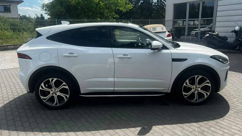 JAGUAR E-Pace -