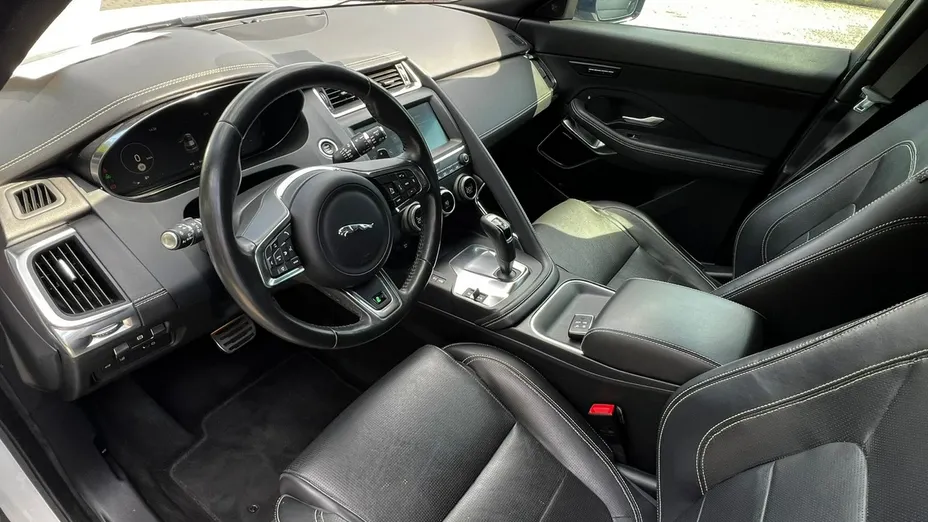 JAGUAR E-Pace -