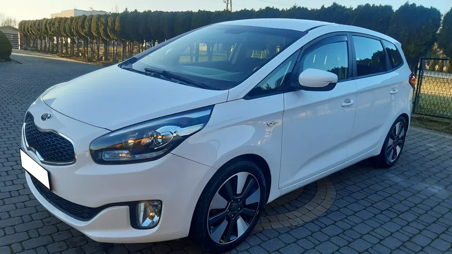 KIA Carens -