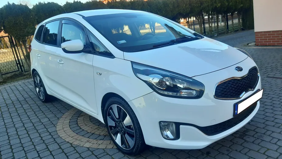 KIA Carens -