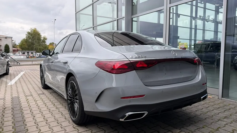 MERCEDES-BENZ E Klasa E 220 d mHEV 4-Matic AMG 9G-Tronic