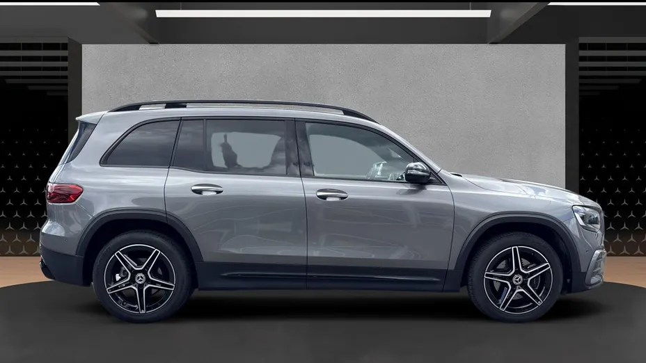 MERCEDES-BENZ GLB GLB 200 mHEV AMG Line 7G-DCT