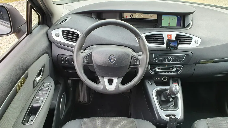RENAULT Scenic -