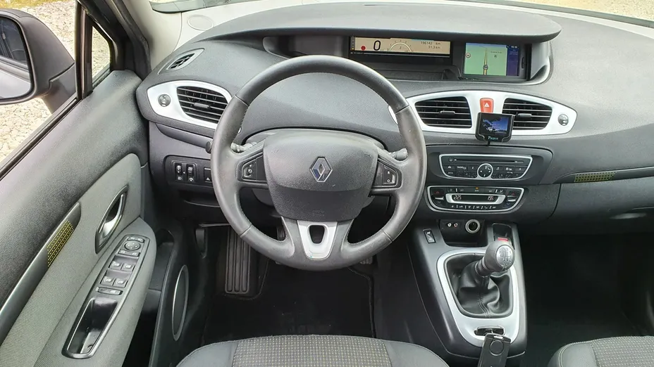 RENAULT Scenic -