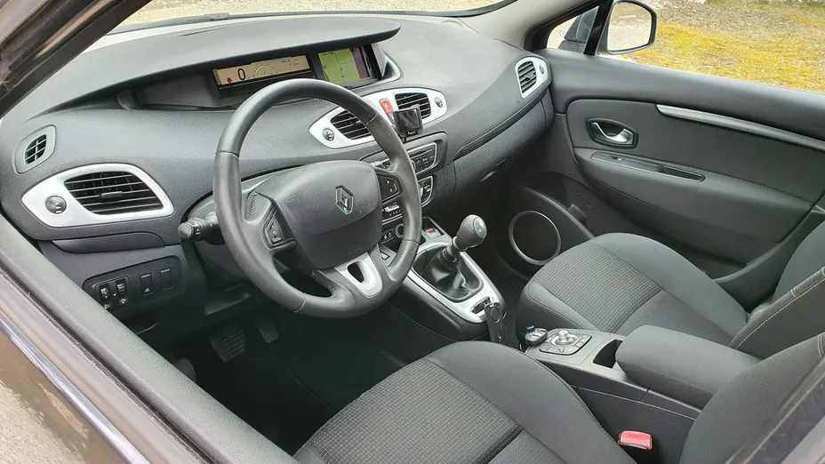 RENAULT Scenic -