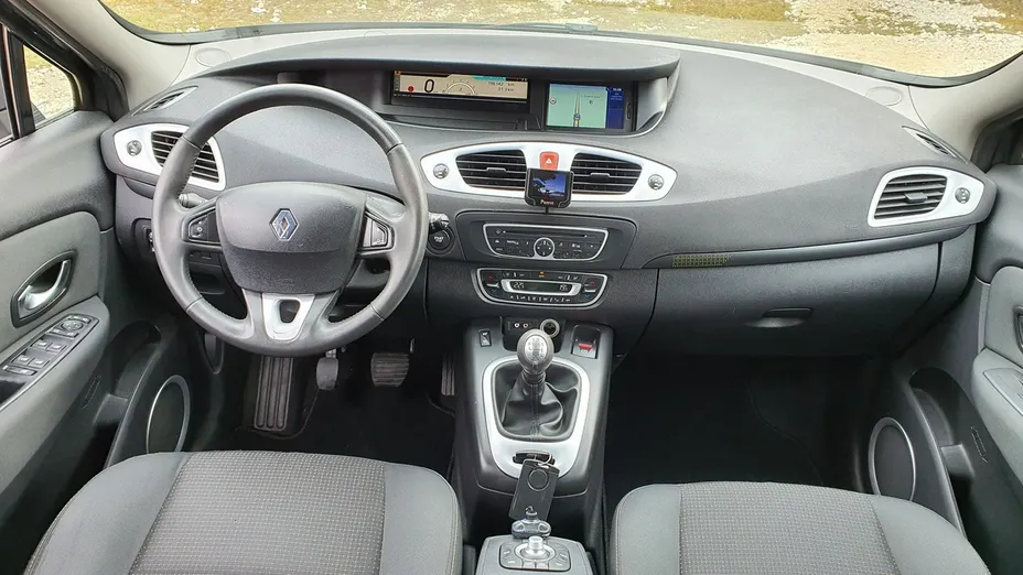 RENAULT Scenic -