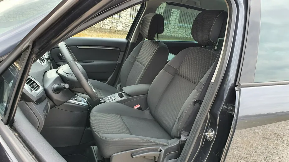 RENAULT Scenic -