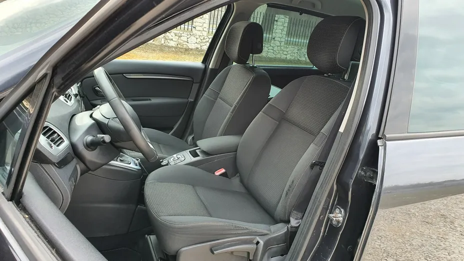 RENAULT Scenic -