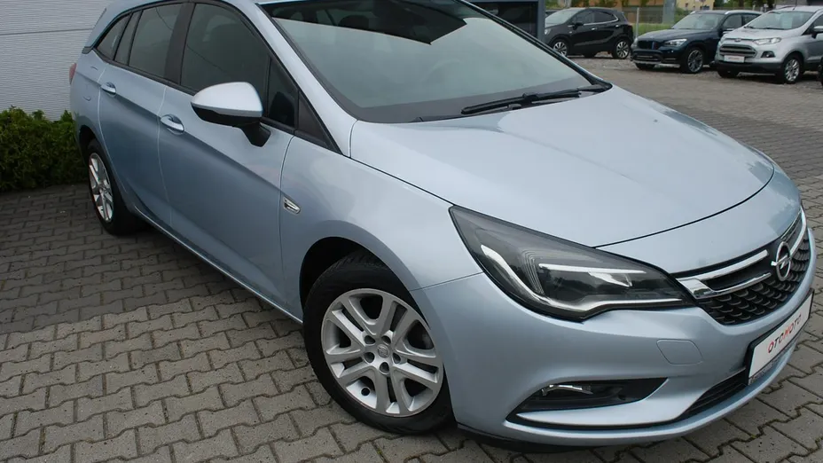 OPEL Astra -