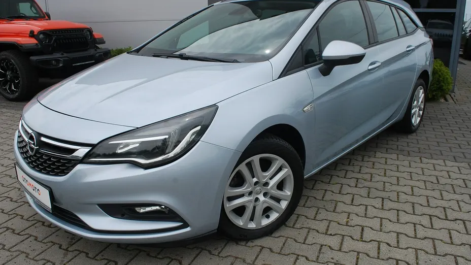 OPEL Astra -