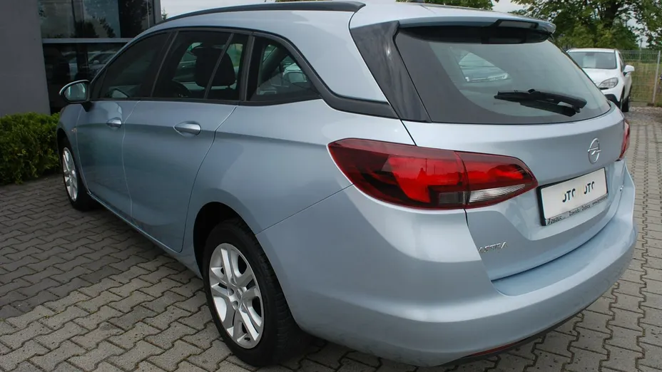 OPEL Astra -