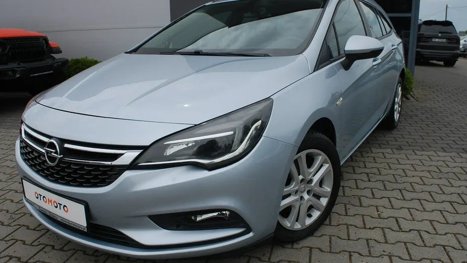 OPEL Astra -