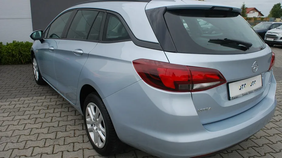 OPEL Astra -