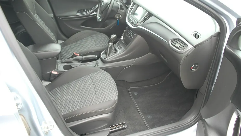 OPEL Astra -