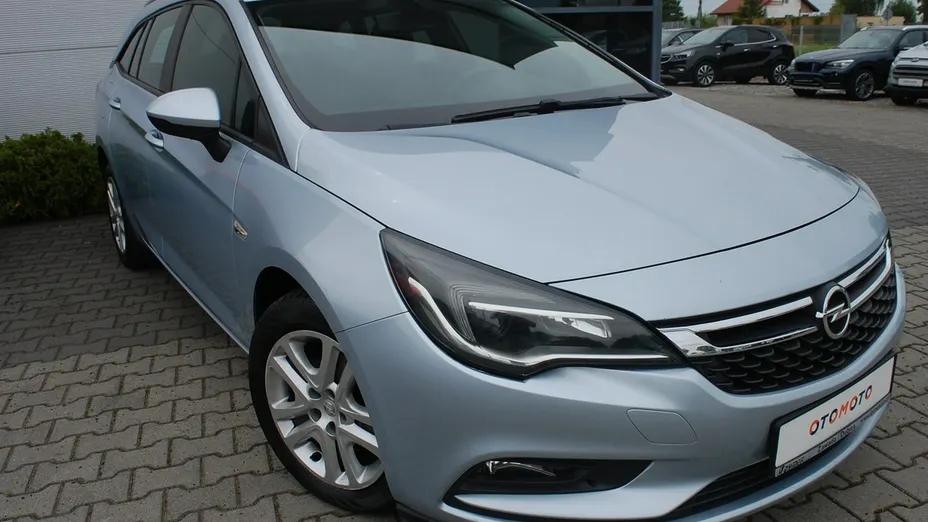 OPEL Astra -
