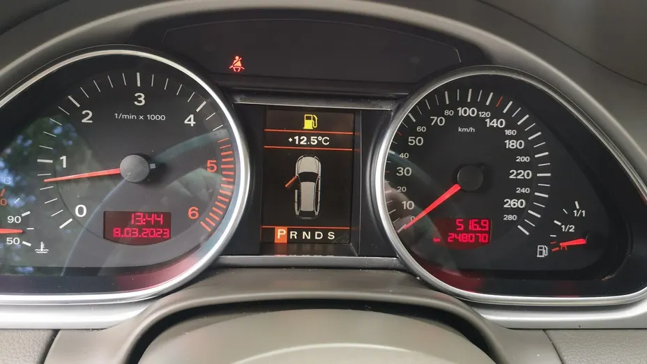 AUDI Q7 -