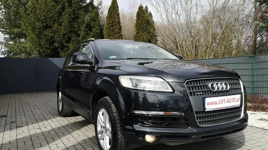 AUDI Q7 -