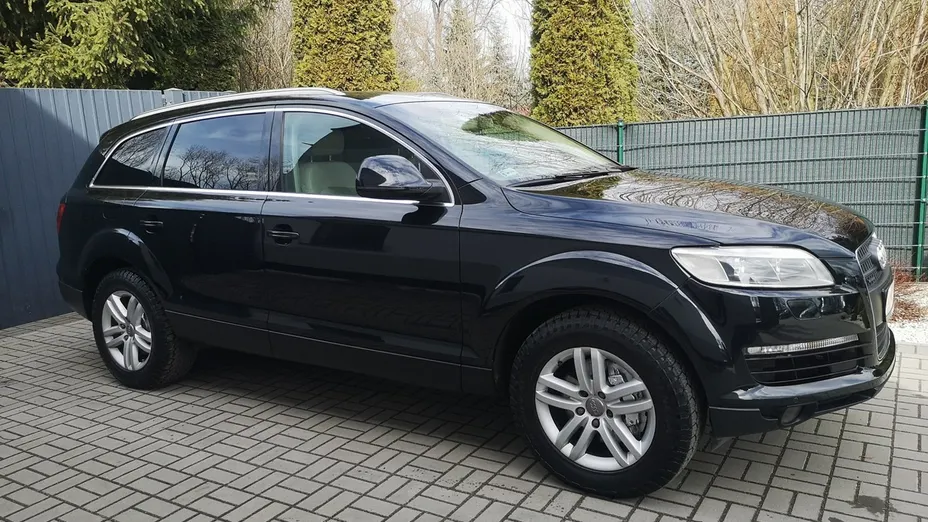 AUDI Q7 -