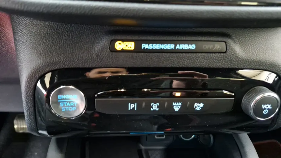 FORD Kuga -