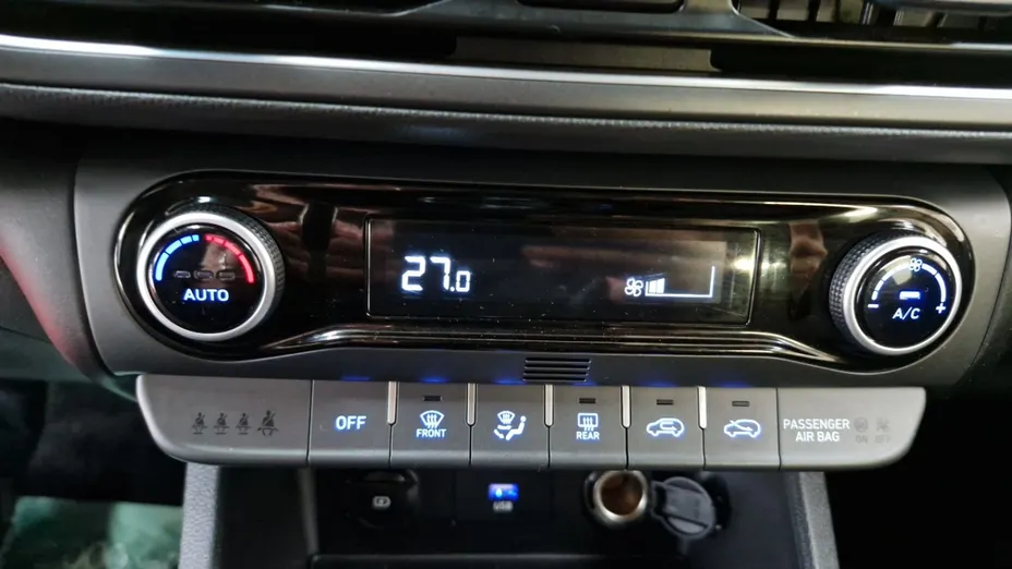 HYUNDAI Kona -