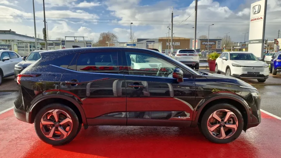NISSAN Qashqai -