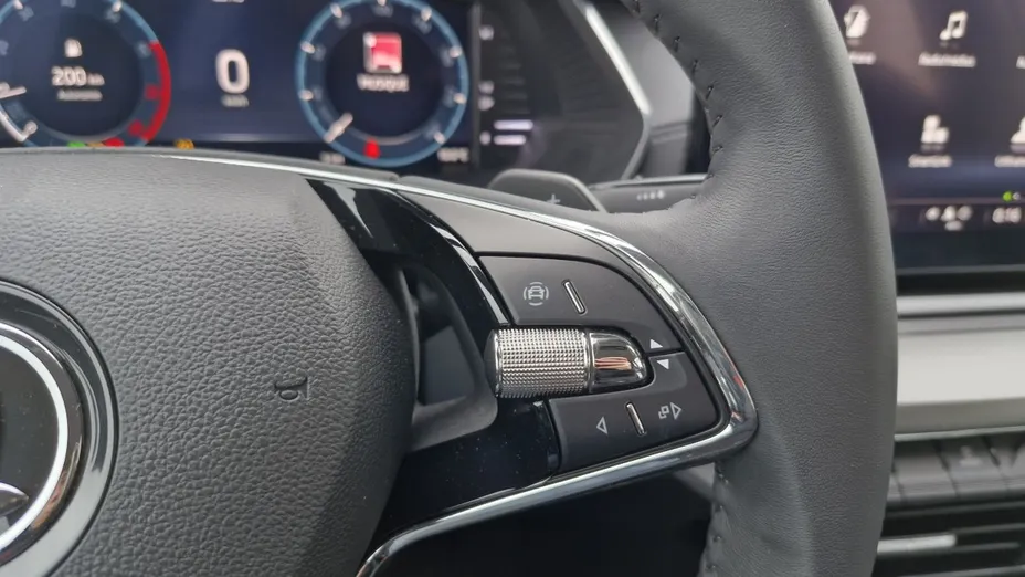 SKODA Octavia -