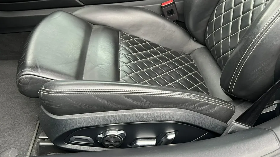 AUDI R8 -