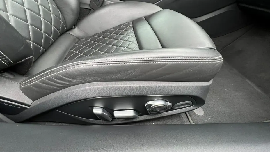 AUDI R8 -