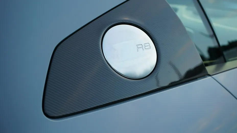 AUDI R8 -