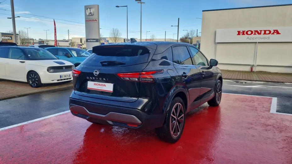 NISSAN Qashqai -