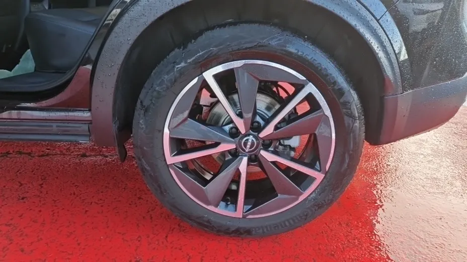 NISSAN Qashqai -