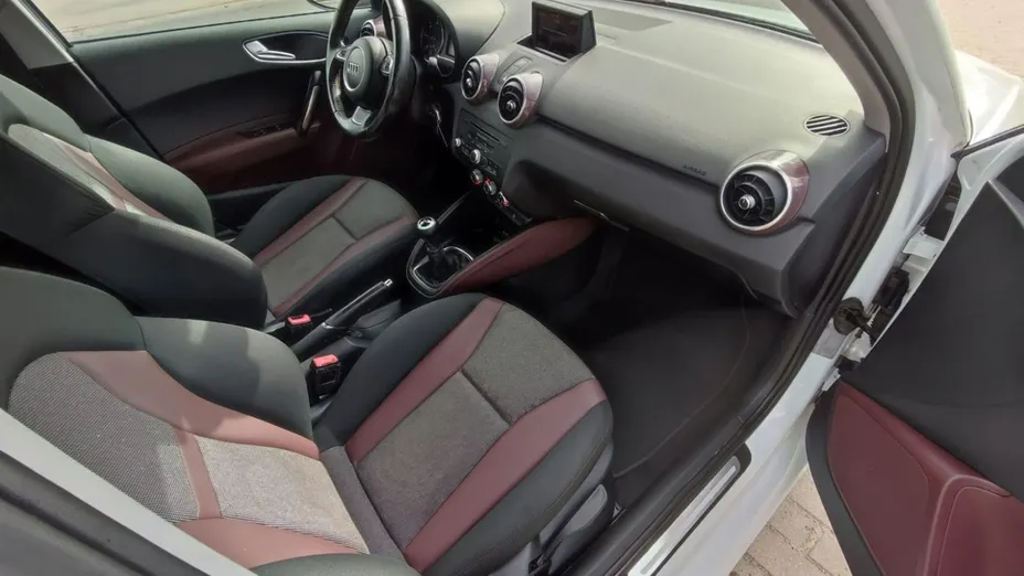 AUDI A1 -
