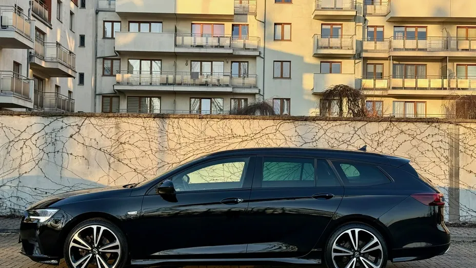 OPEL Insignia -