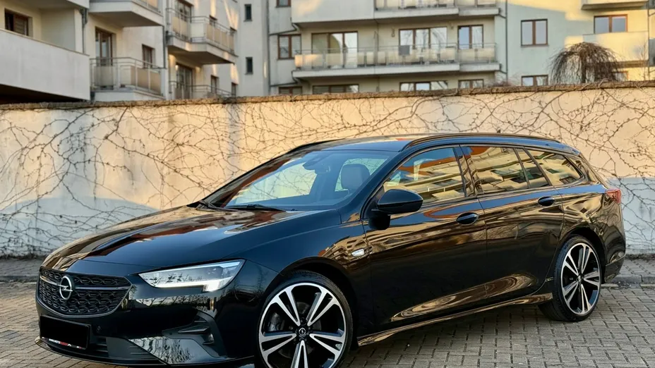 OPEL Insignia -