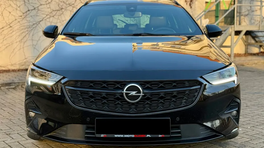 OPEL Insignia -